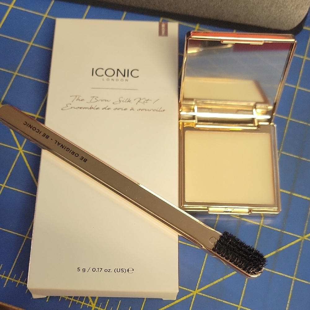 ICONIC London Brow Silk Kit with Gold Brush New in Box